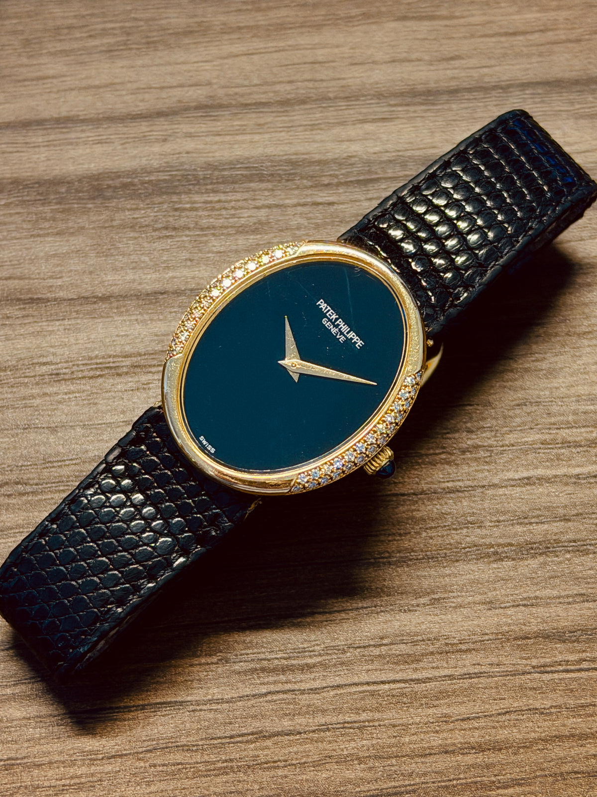 Patek Phillipe Ellipse Ref. 4310 - 18k Yellow Gold - 25 x 29mm - 1978