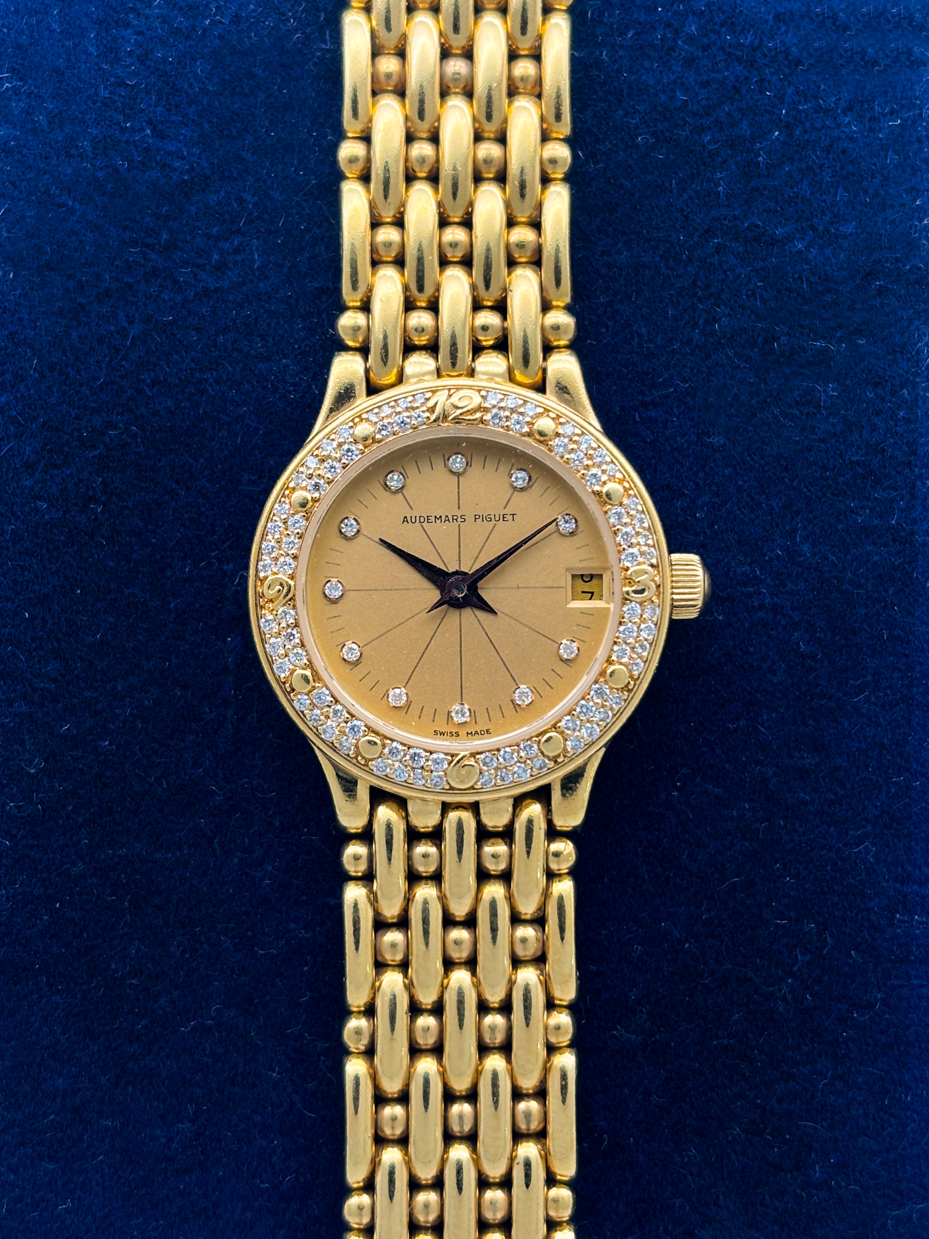 Audemars Piguet Lady - 18k Yellow Gold and Diamonds - 23mm