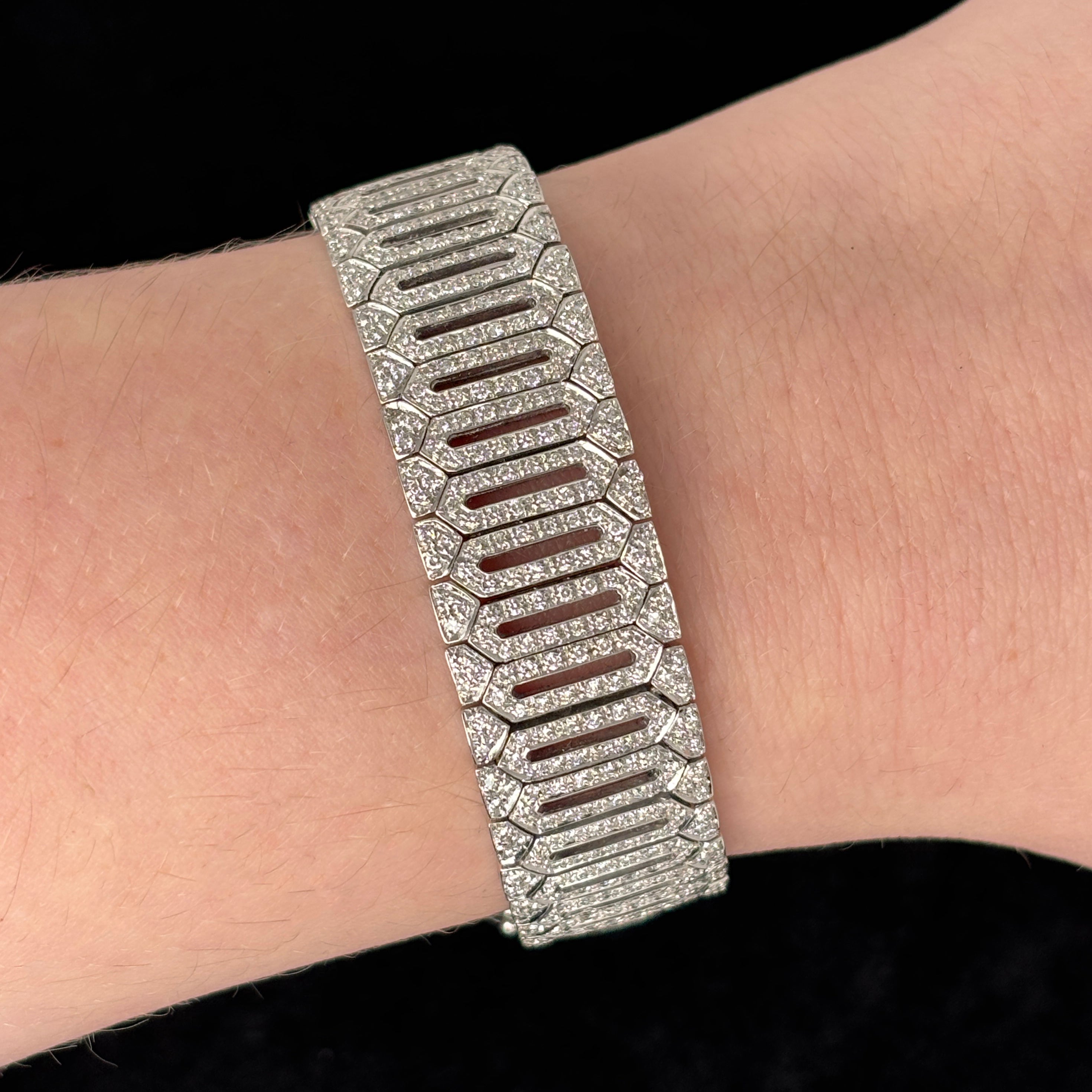 Fine Band Diamonds Bracelet - White Gold
